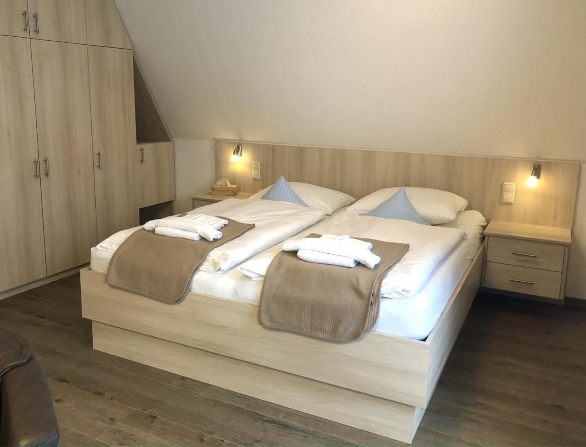 Gruenblau Relax Pension & Apartments 로스토크 외부 사진