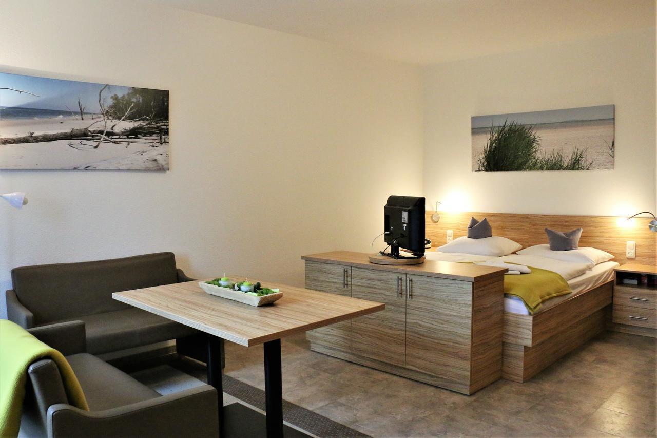 Gruenblau Relax Pension & Apartments 로스토크 외부 사진