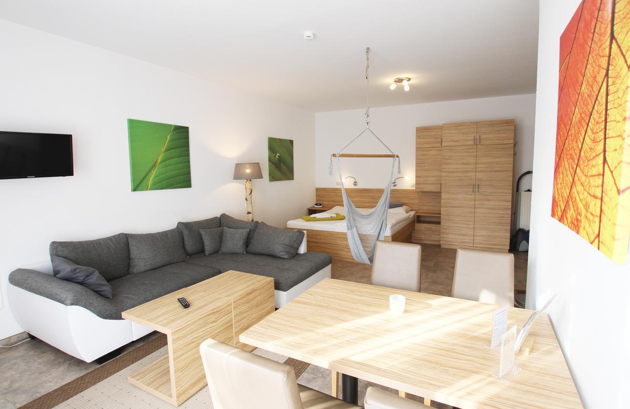 Gruenblau Relax Pension & Apartments 로스토크 외부 사진